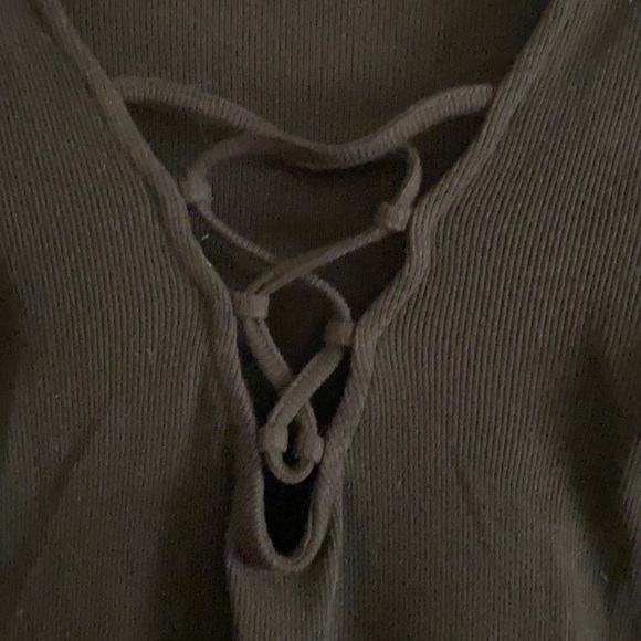 🫟5 FOR $25🫟 Deep V Bodysuit - Picture 2 of 3